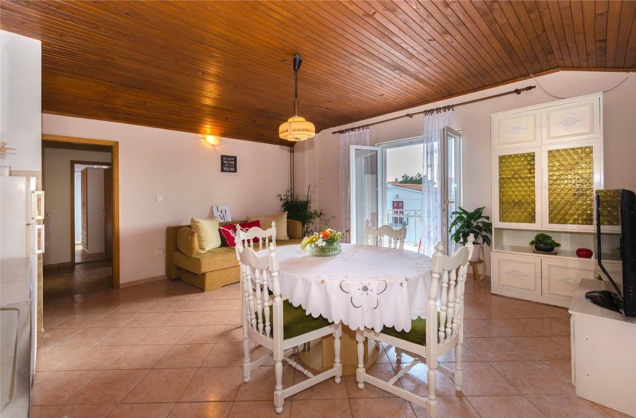 Apartment And Rooms Ema Vodice Esterno foto