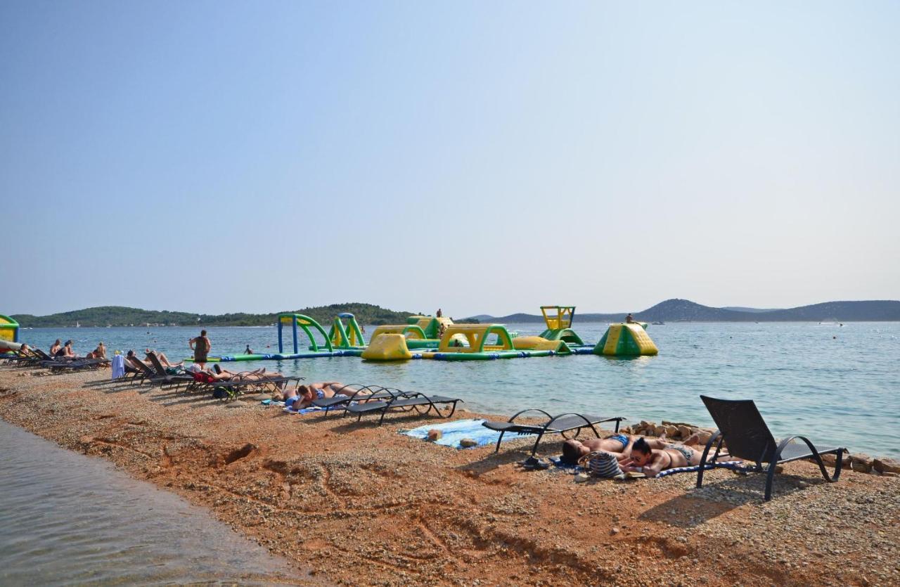 Apartment And Rooms Ema Vodice Esterno foto