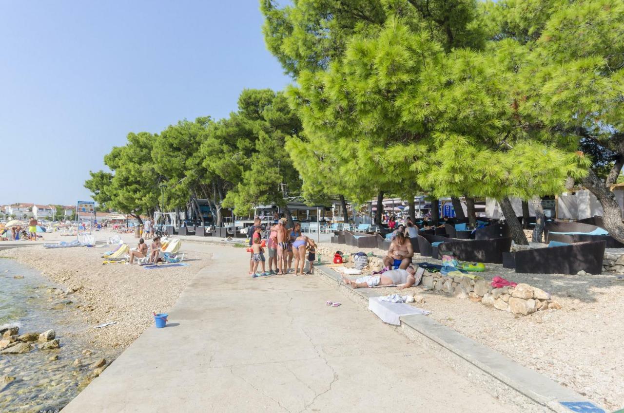 Apartment And Rooms Ema Vodice Esterno foto